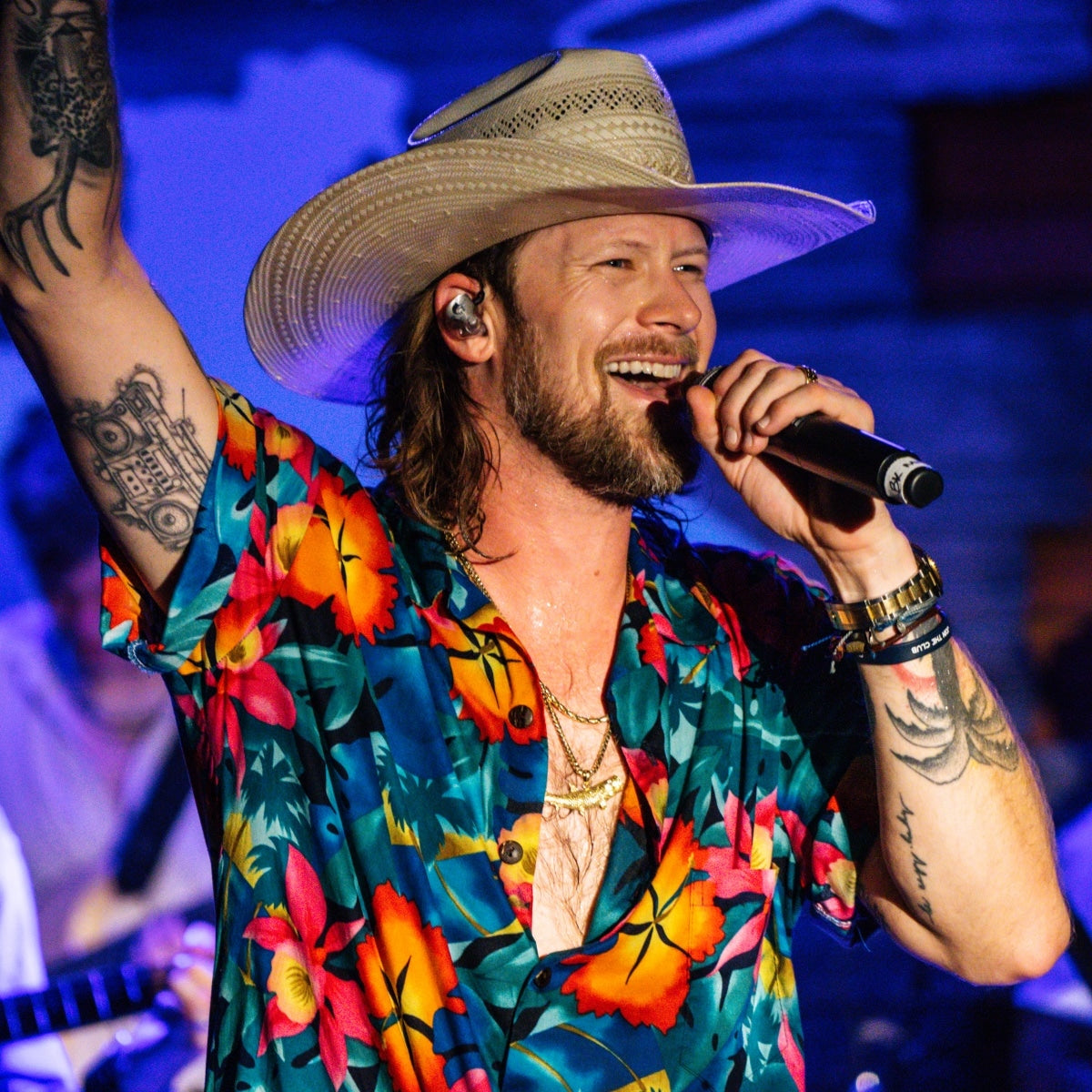 Brian Kelley teases new songs: “Saltwater Ranch” and “See You Next Summer”